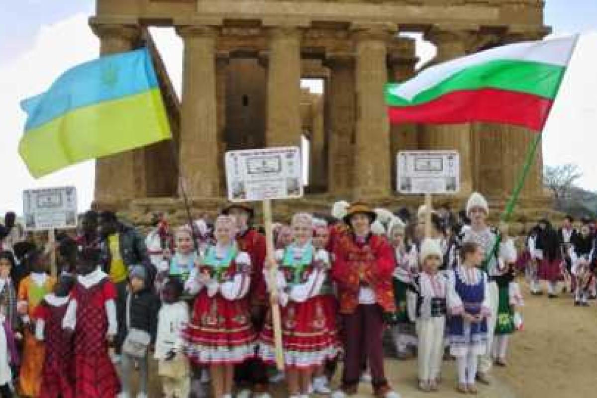 Киевский детский творческий коллектив - победитель фольклорного фестиваля "Дети Мира" Киевский детский творческий коллектив - победитель фольклорного фестиваля "Дети Мира"