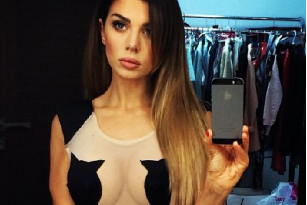 Анна Седокова "доказала", что у нее есть грудь Анна Седокова "доказала", что у нее есть грудь