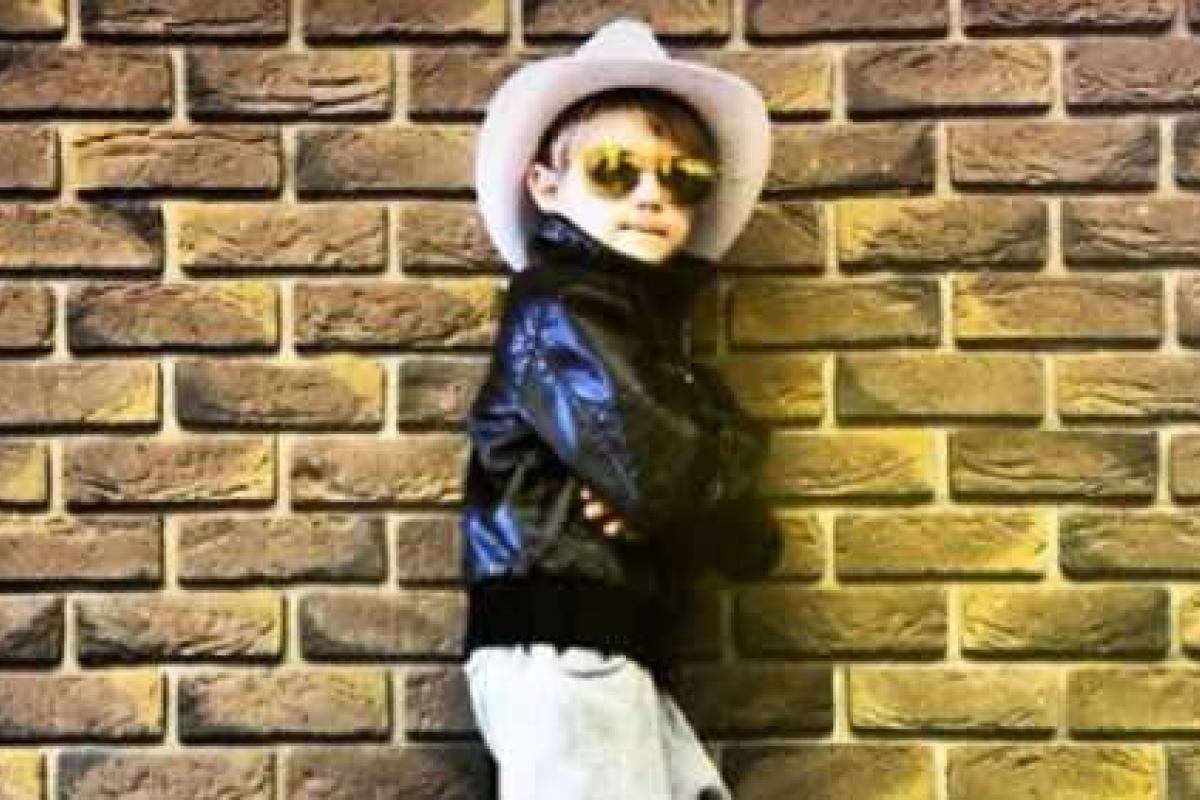 Сын Татьяны Денисовой растет настоящим модником Сын Татьяны Денисовой растет настоящим модником