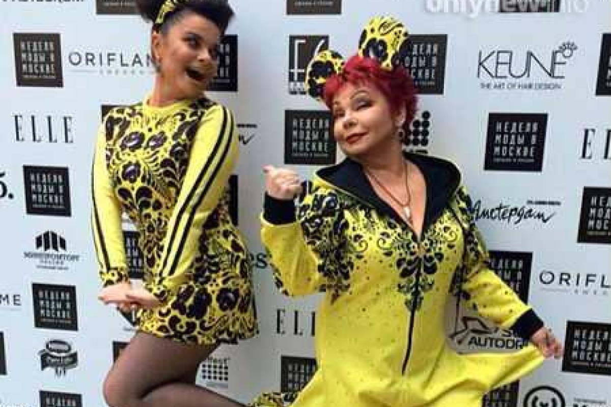 На модном показе Наташа Королева с мамой переоделись в мышей На модном показе Наташа Королева с мамой переоделись в мышей