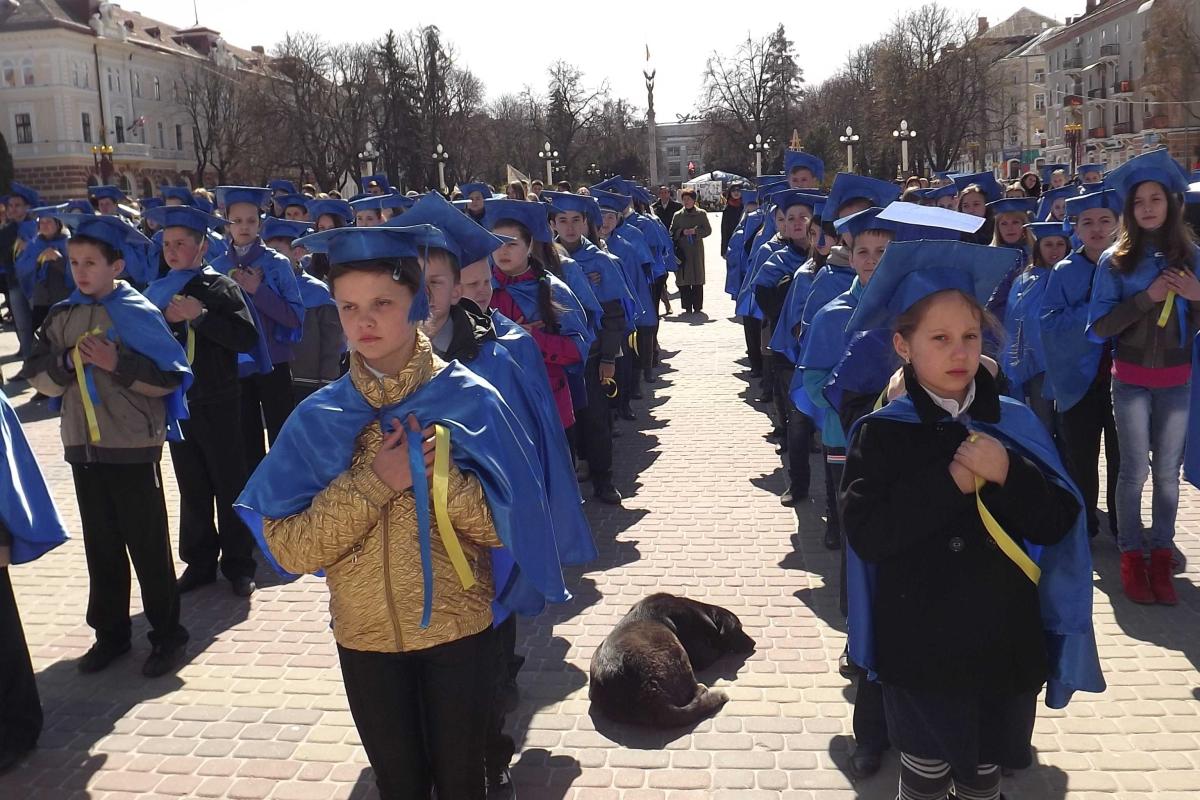 Продолжается Всеукраинская акция "Если дети умоляют, пушки молчат" Продолжается Всеукраинская акция "Если дети умоляют, пушки молчат"