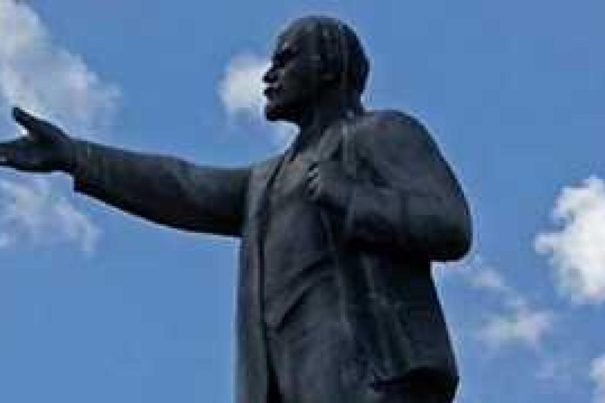 Публичное обсуждение размещения снесенных памятников началось в Кировограде Публичное обсуждение размещения снесенных памятников началось в Кировограде