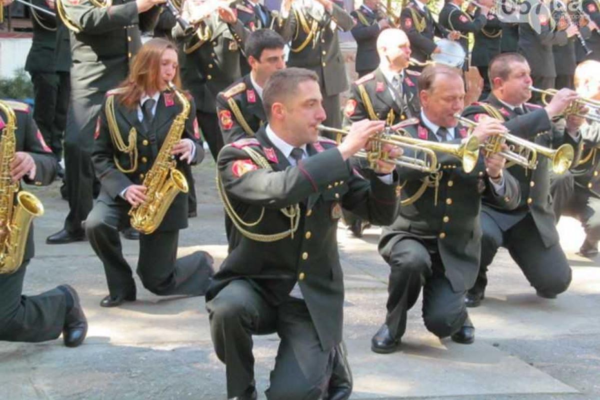 Творческие коллективы подняли боевой дух защитникам Харьковщины Творческие коллективы подняли боевой дух защитникам Харьковщины