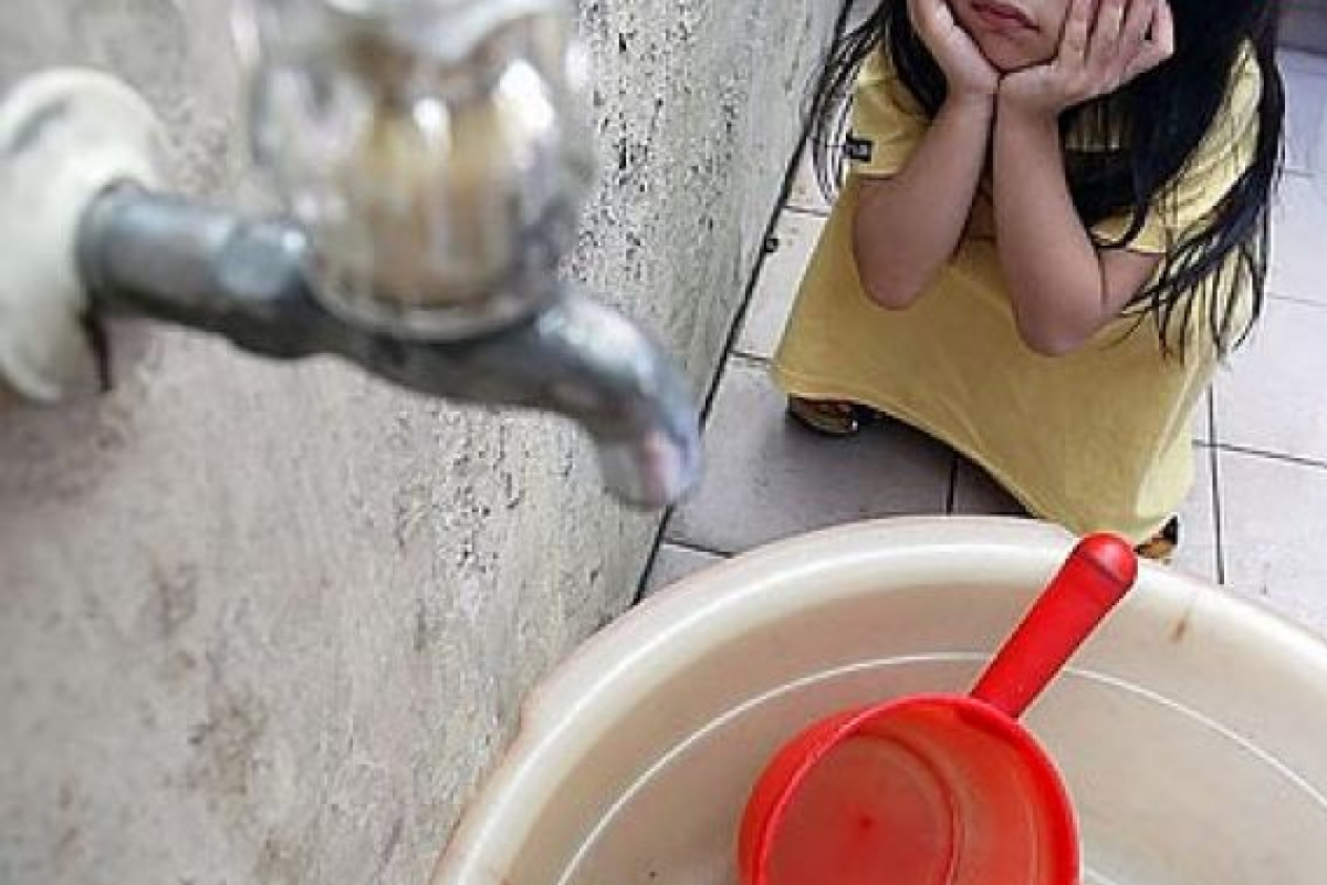 Сумчане испытывают дефицит питьевой воды Сумчане испытывают дефицит питьевой воды