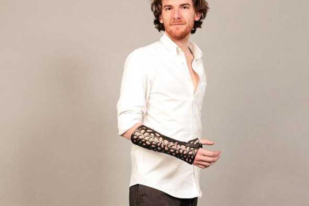 Студент напечатал на 3D-принтере гипс, ускоряющий сращивание костей Студент напечатал на 3D-принтере гипс, ускоряющий сращивание костей