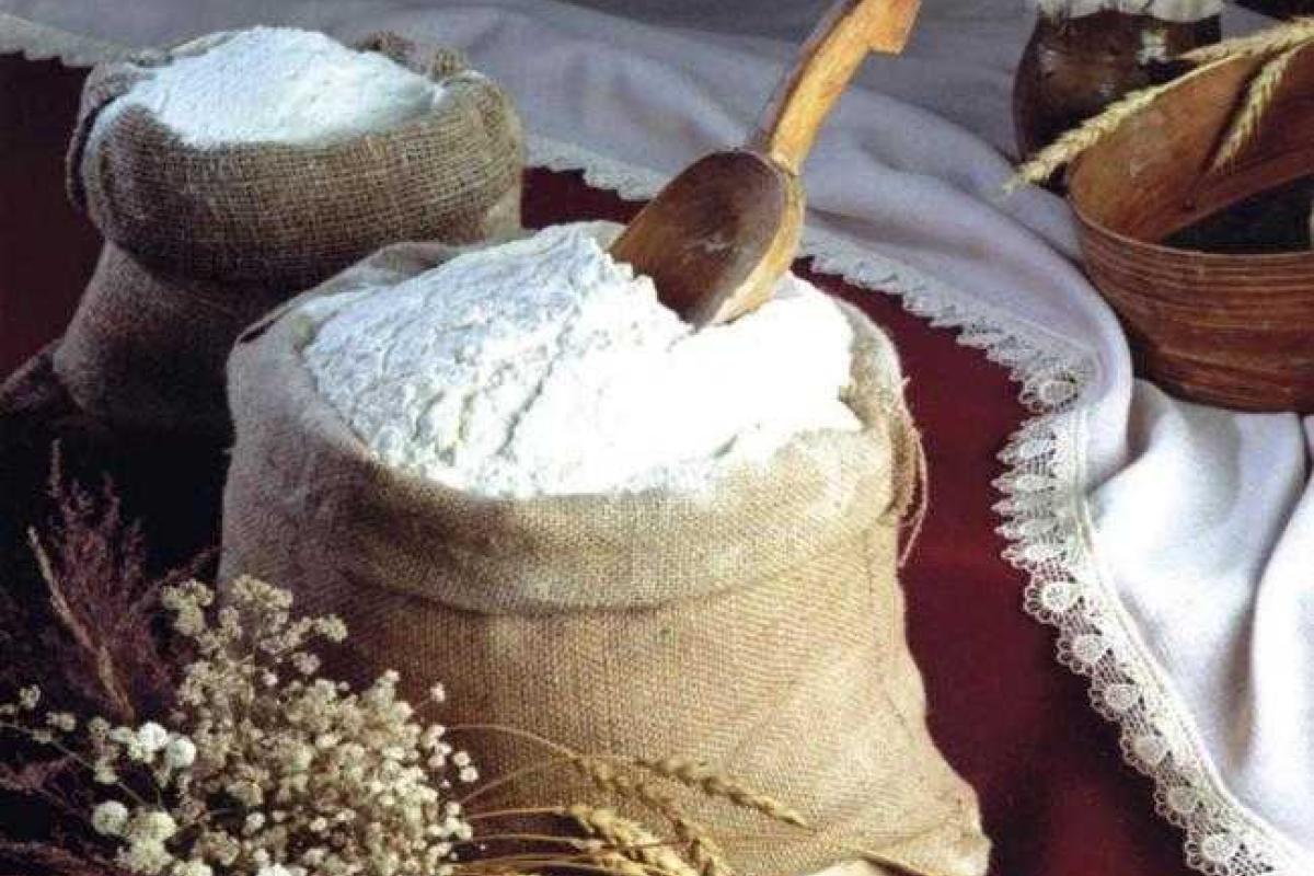 Буковинцы обеспечены мукой и социальным хлебом Буковинцы обеспечены мукой и социальным хлебом