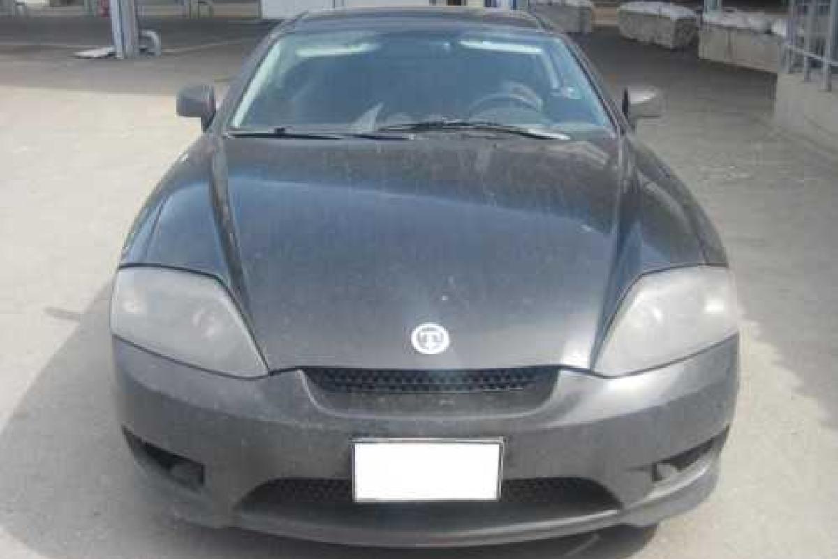 "Hyundai Tiburon" и "КИА" изъяты на границе из-за поддельных документов "Hyundai Tiburon" и "КИА" изъяты на границе из-за поддельных документов