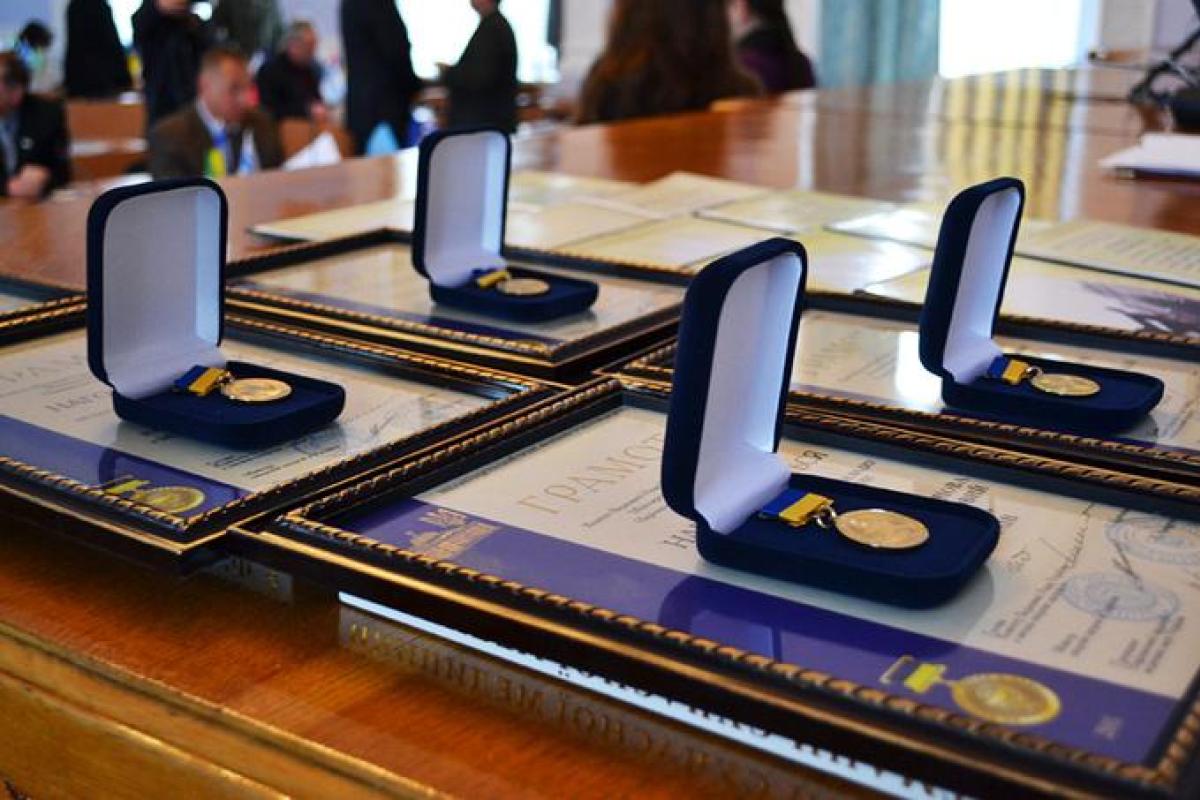 Военные медицинские работники удостоены наград "За охрану здоровья нации"