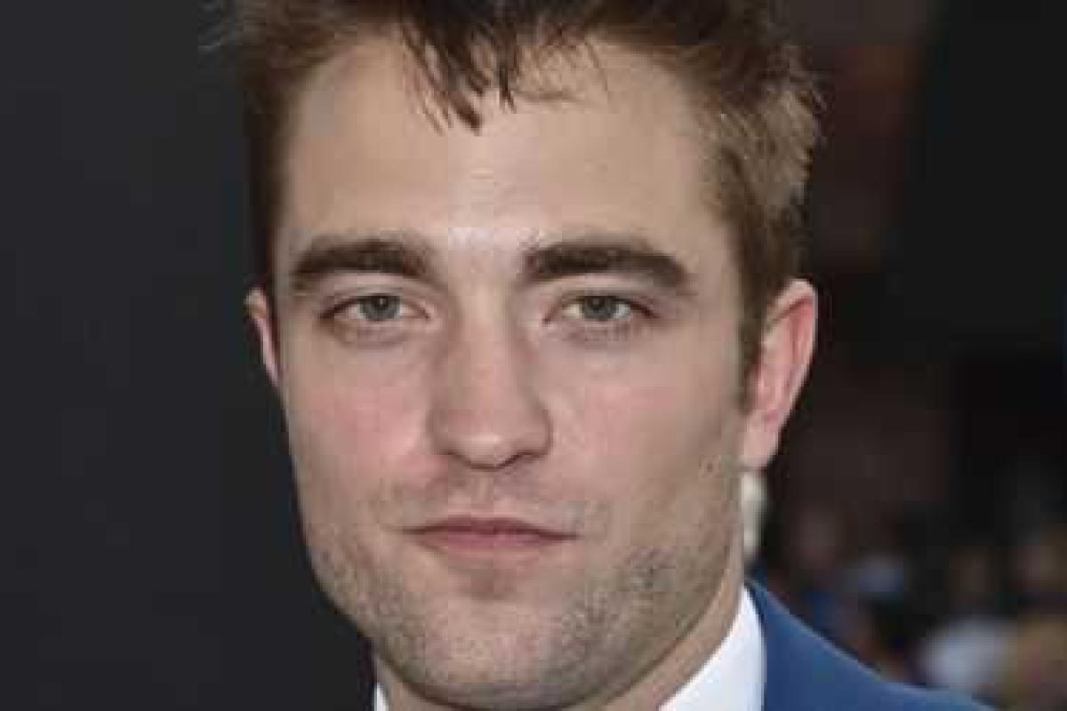 Роберт Паттинсон "бомжует" благодаря родителям