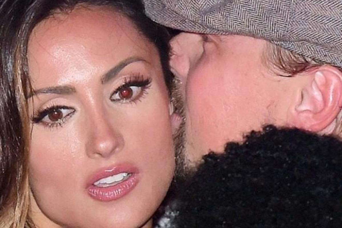 Флирт Леонардо Ди Каприо стал причиной смерти мужа модели Кэти Клири Флирт Леонардо Ди Каприо стал причиной смерти мужа модели Кэти Клири