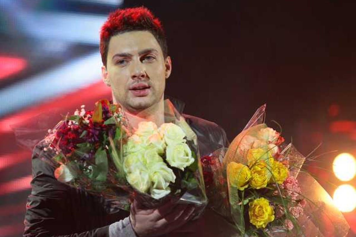 Пластический хирург помог звезде "Х-Фактора" Олегу Кензову Пластический хирург помог звезде "Х-Фактора" Олегу Кензову