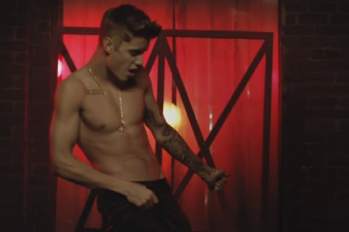 "Любовь" к яйцам может стоит Джастину Биберу 20 тысяч долларов