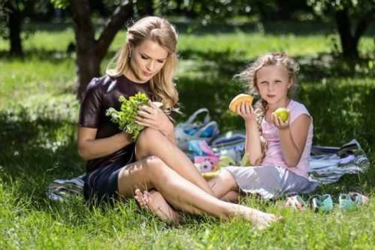 Ольга Фреймут повезла дочку знакомиться с красотами Греции