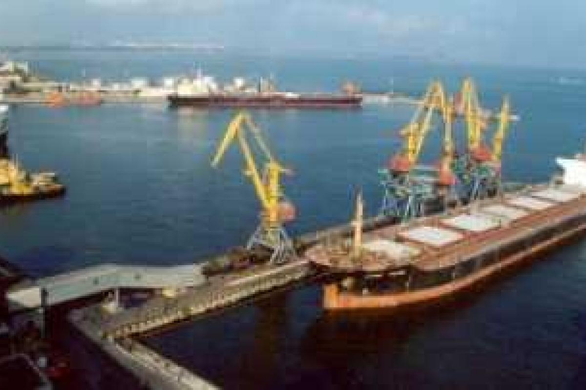 Морские порты континентальной части Украины увеличили переработку грузов