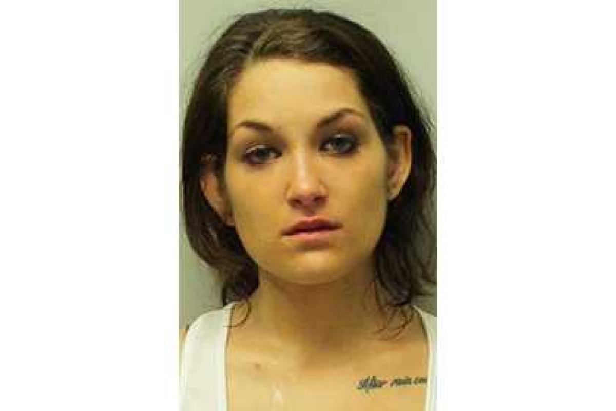 Американка предоставляла секс-услуги в библиотеке Американка предоставляла секс-услуги в библиотеке