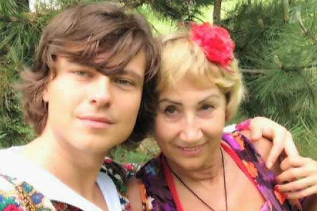 Прохор Шаляпин хочет прописать жену в клинике пластической хирургии