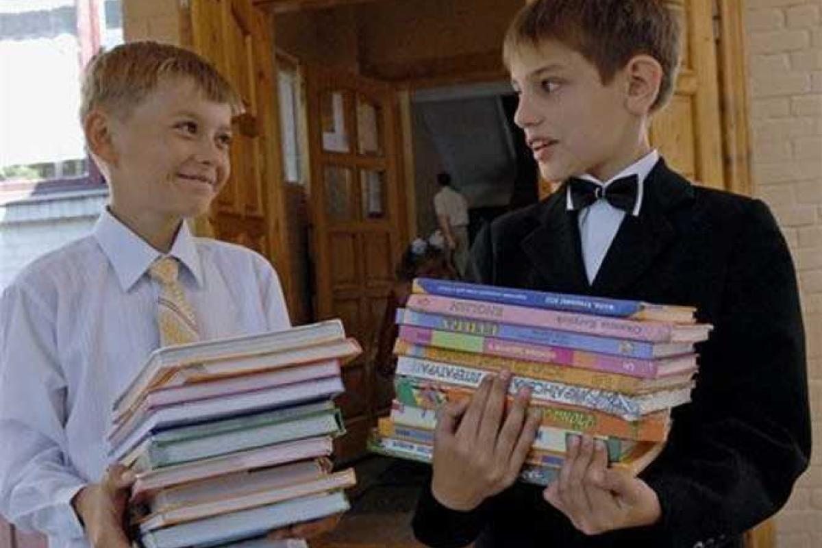 МОН информирует о печати учебников для средней школы