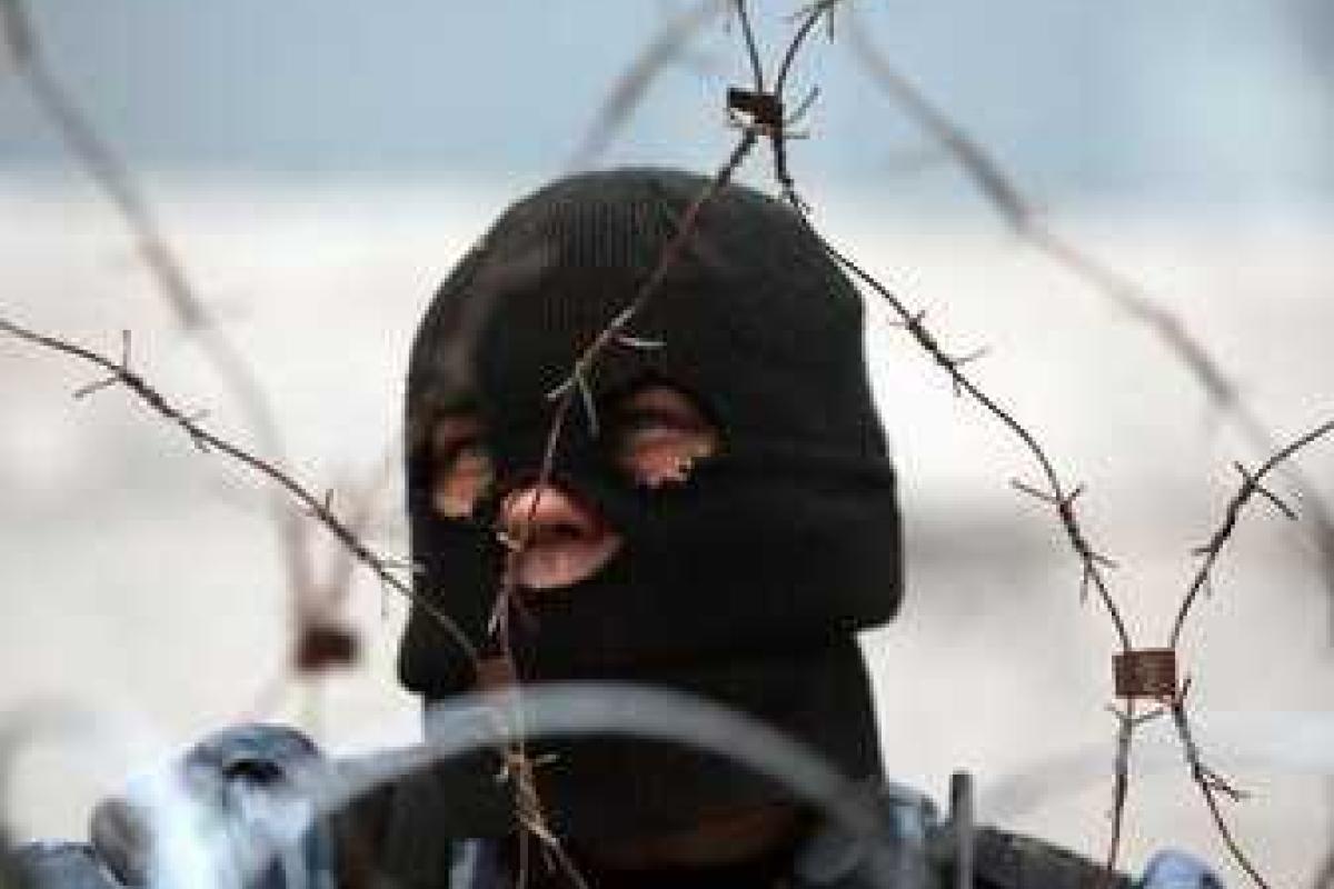 Террористы в Донбассе продолжают похищать и пытать людей - СНБО Террористы в Донбассе продолжают похищать и пытать людей - СНБО