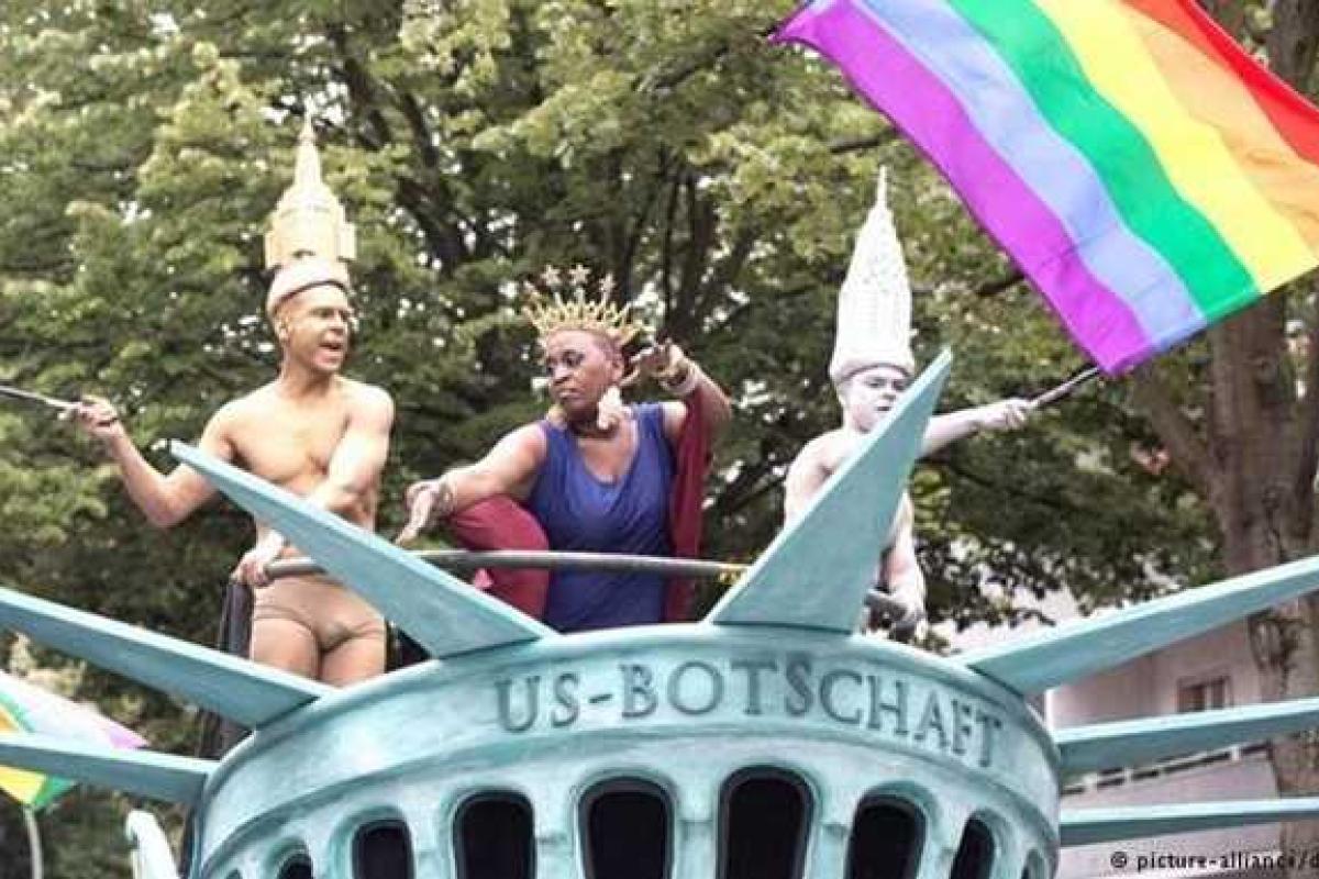 В Германии проходит самый большой гей-парад в Европе