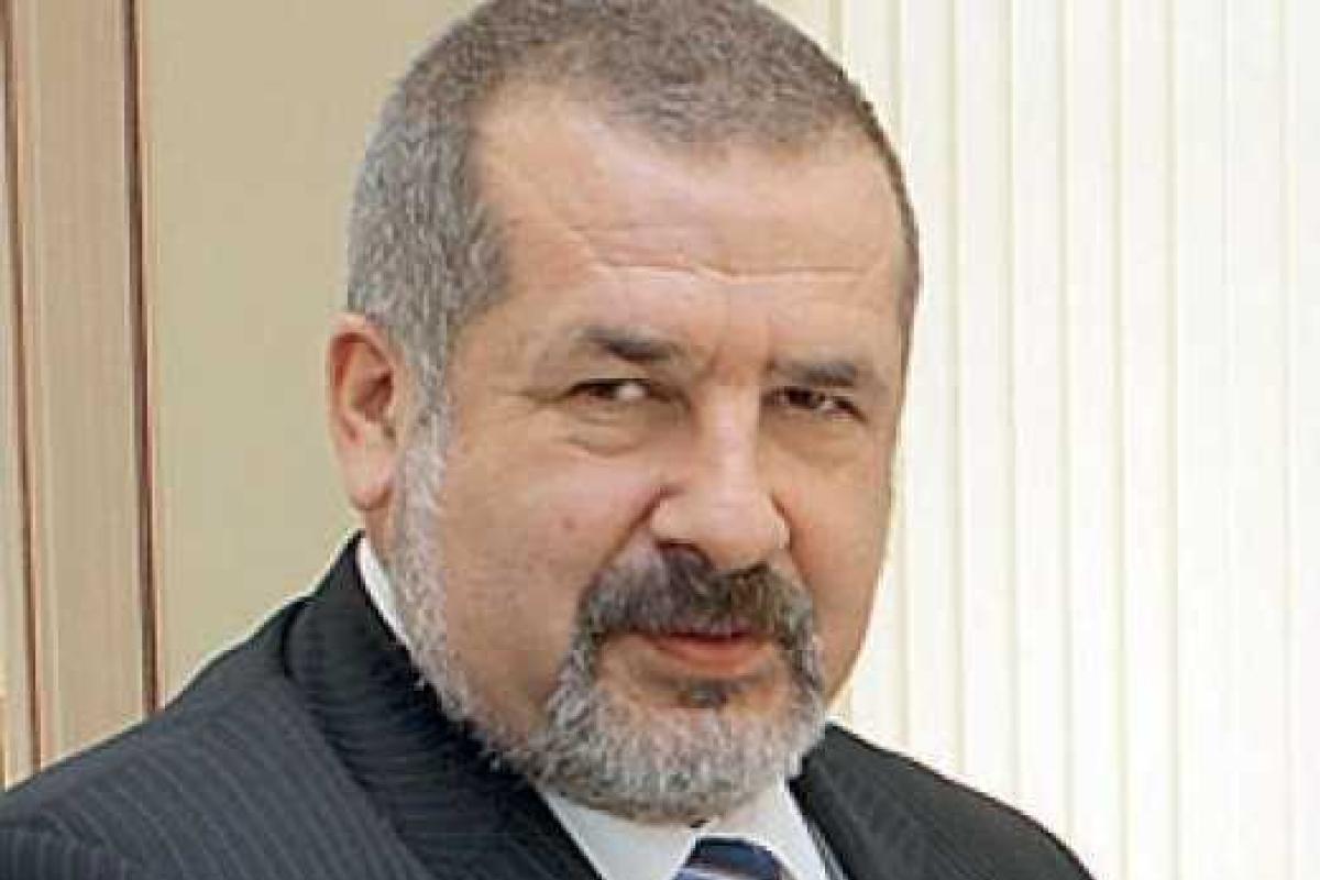 Главу Меджлиса Рефата Чубарова "тормознули" на въезде в Крым Главу Меджлиса Рефата Чубарова "тормознули" на въезде в Крым