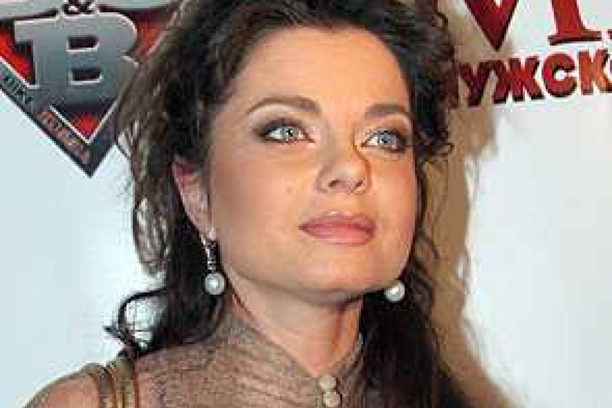 Наташа Королева показала прекрасные формы в купальнике