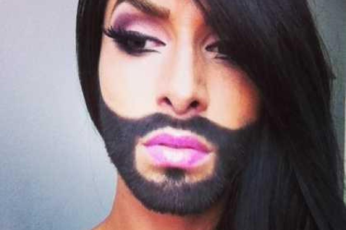 Кончита Вурст примерила "образ невесты"на Неделе моды в Париже Кончита Вурст примерила "образ невесты"на Неделе моды в Париже