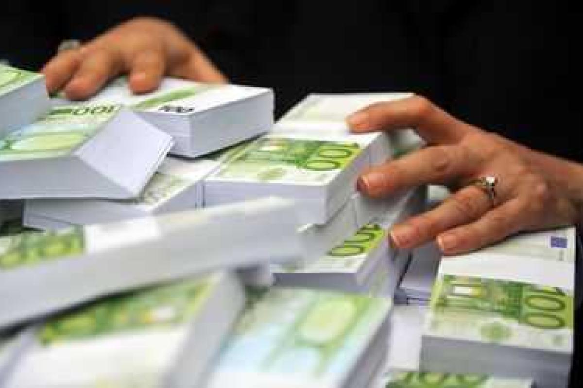 Россия не получит кредиты на миллиарды евро от Европейского инвестбанка Россия не получит кредиты на миллиарды евро от Европейского инвестбанка