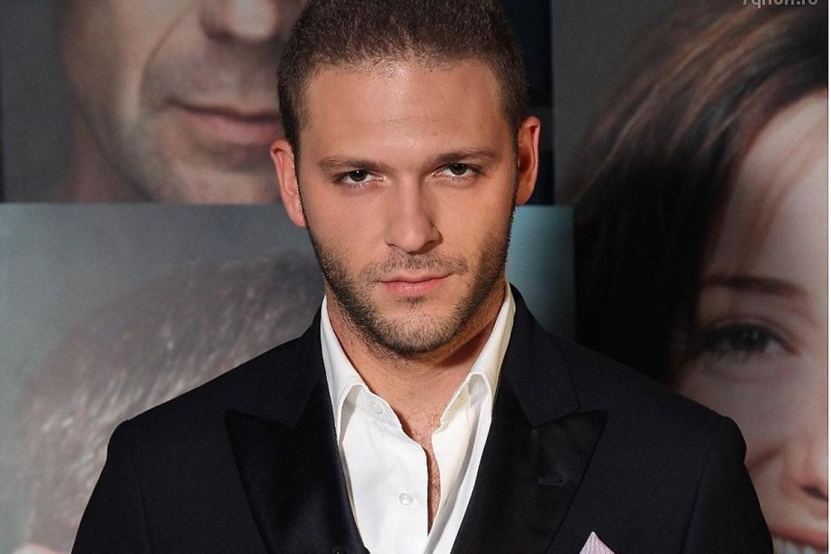 От кубинских красоток актера Крюкова "отбивала" любимая жена От кубинских красоток актера Крюкова "отбивала" любимая жена