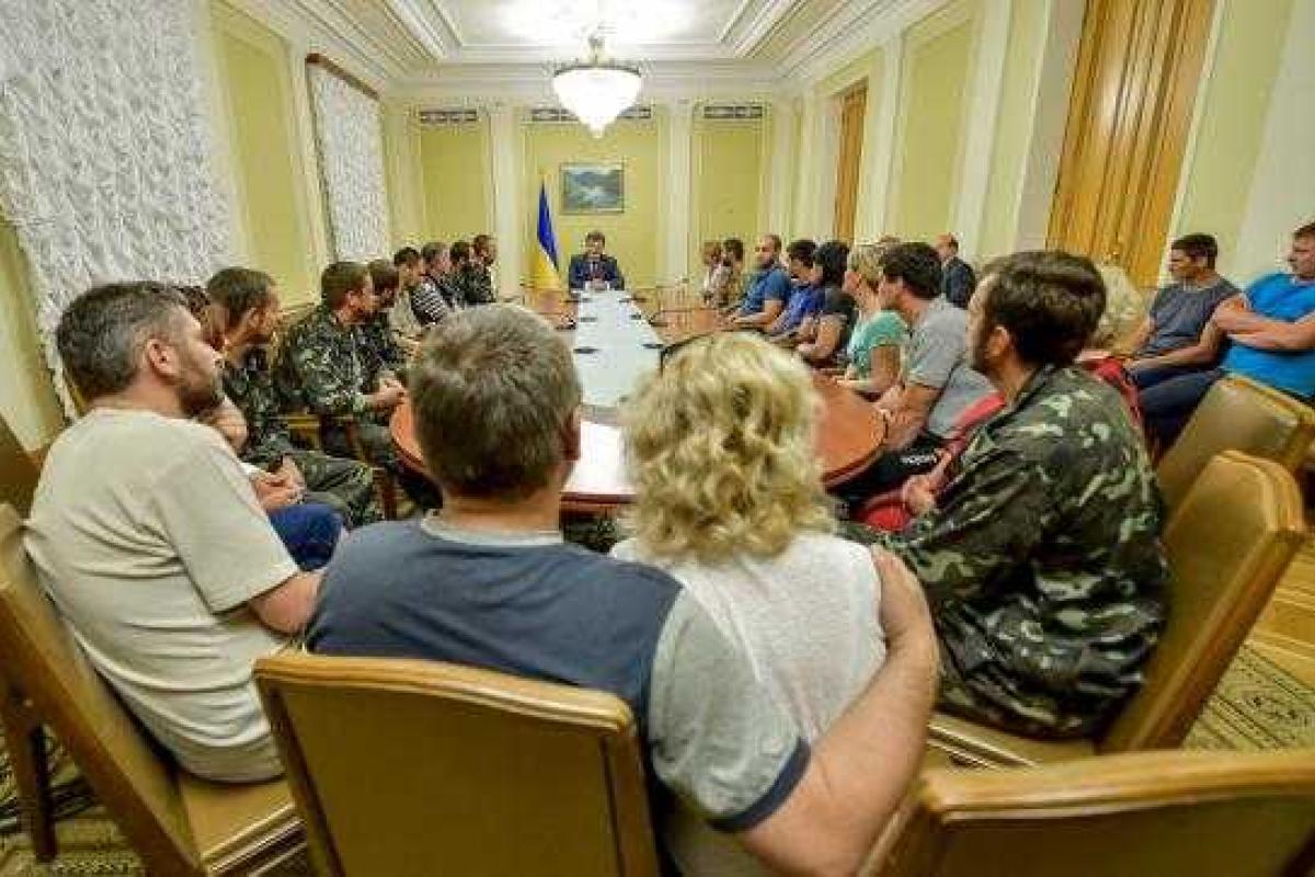 АП: Освобождены 17 горловских заложников АП: Освобождены 17 горловских заложников