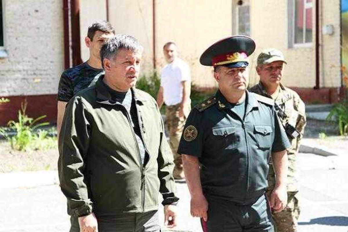 Нацгвардия получит около 2 тысяч бронежилетов и 6 тысяч кевларовых касок - Аваков Нацгвардия получит около 2 тысяч бронежилетов и 6 тысяч кевларовых касок - Аваков