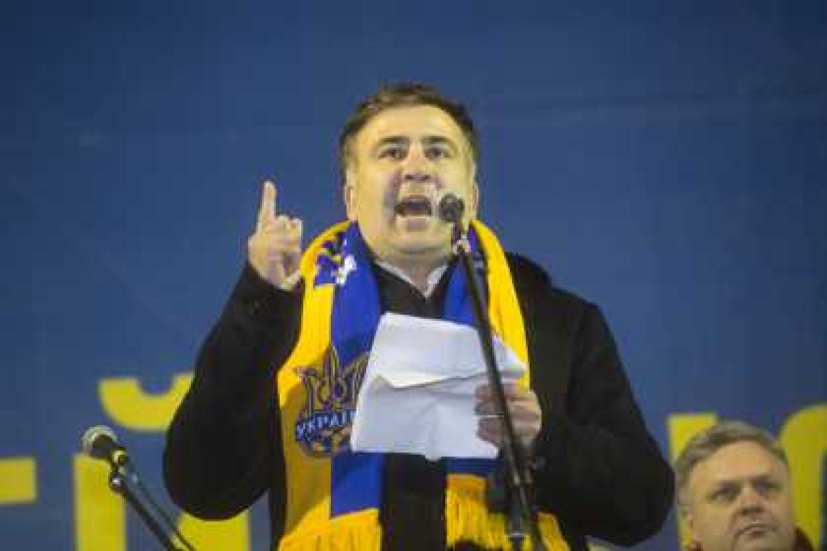 Саакашвили поздравил украинцев со взятием Славянска Саакашвили поздравил украинцев со взятием Славянска