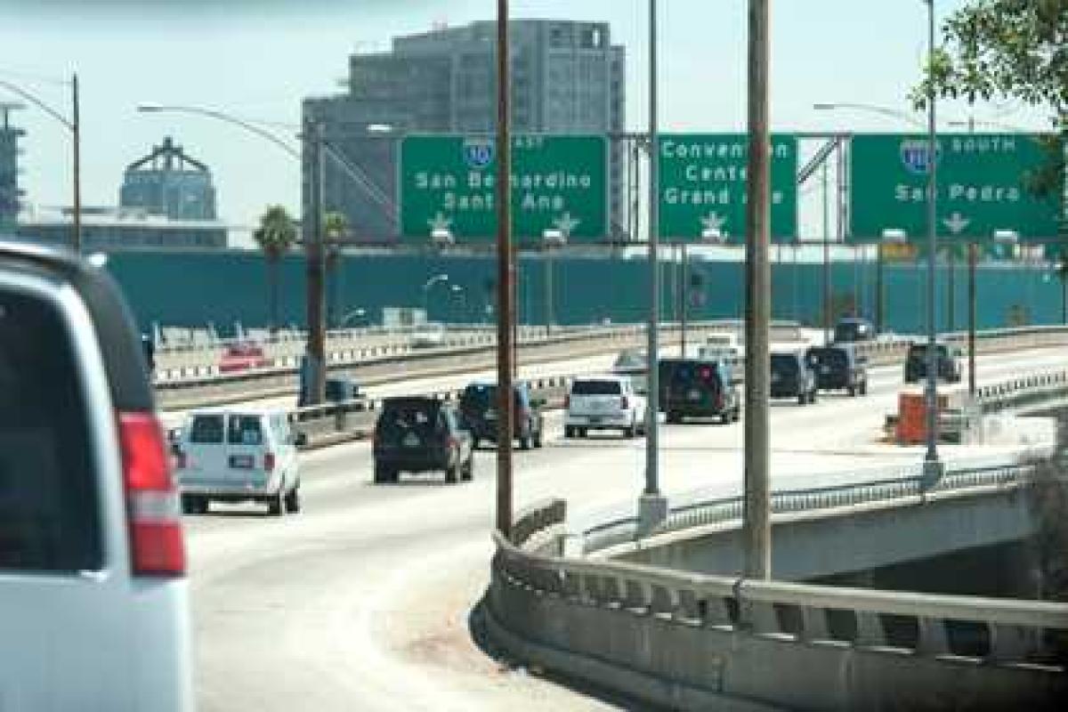 Беременная женщина чуть не родила на улице, "ожидая" кортеж Обамы 