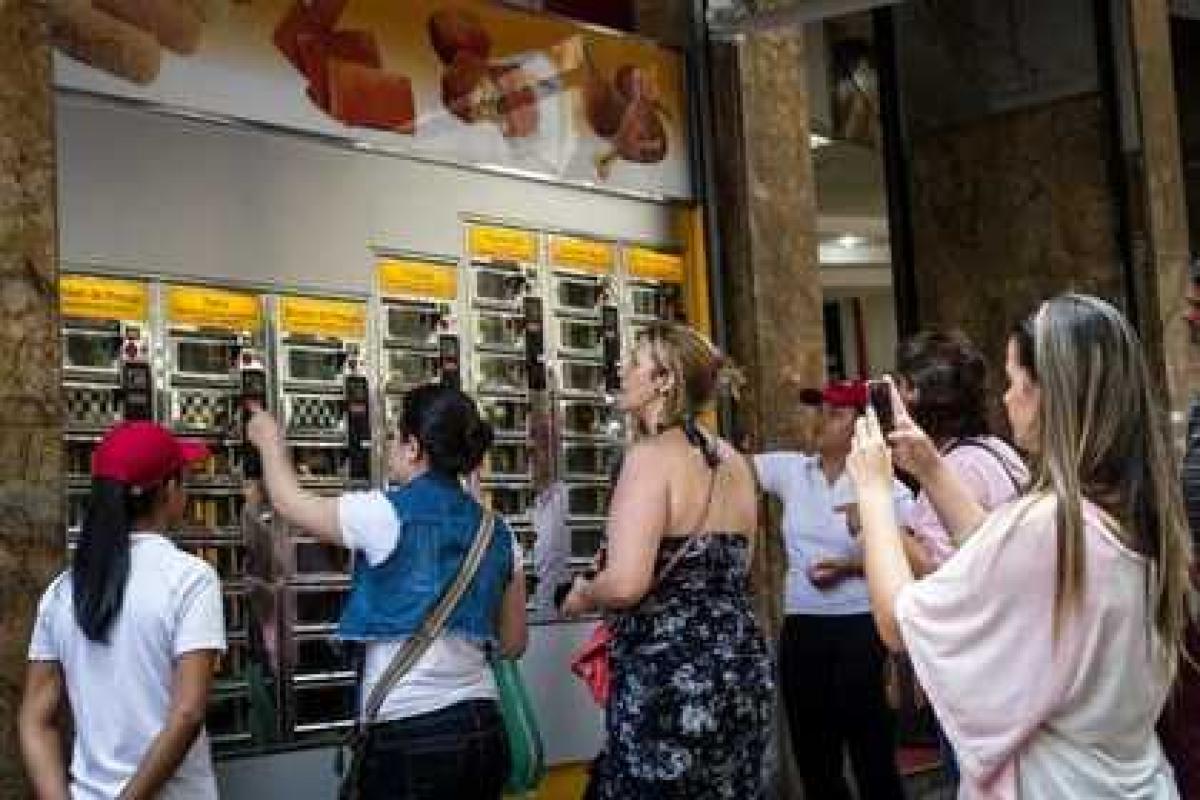 В московских общежитиях создадут "индустрию блуда" В московских общежитиях создадут "индустрию блуда"