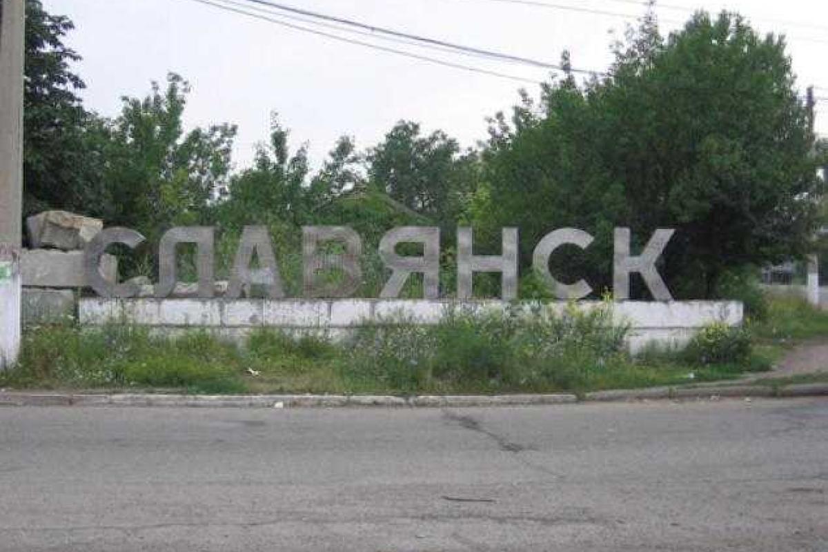 Славянском по-прежнему руководят сепаратисты и казнокрады - жители