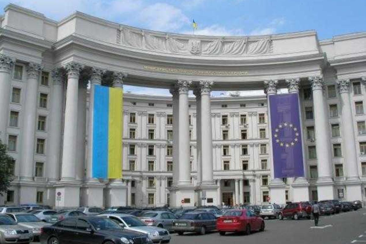 МИД: РФ продолжает концентрацию ВС на границе с Украиной