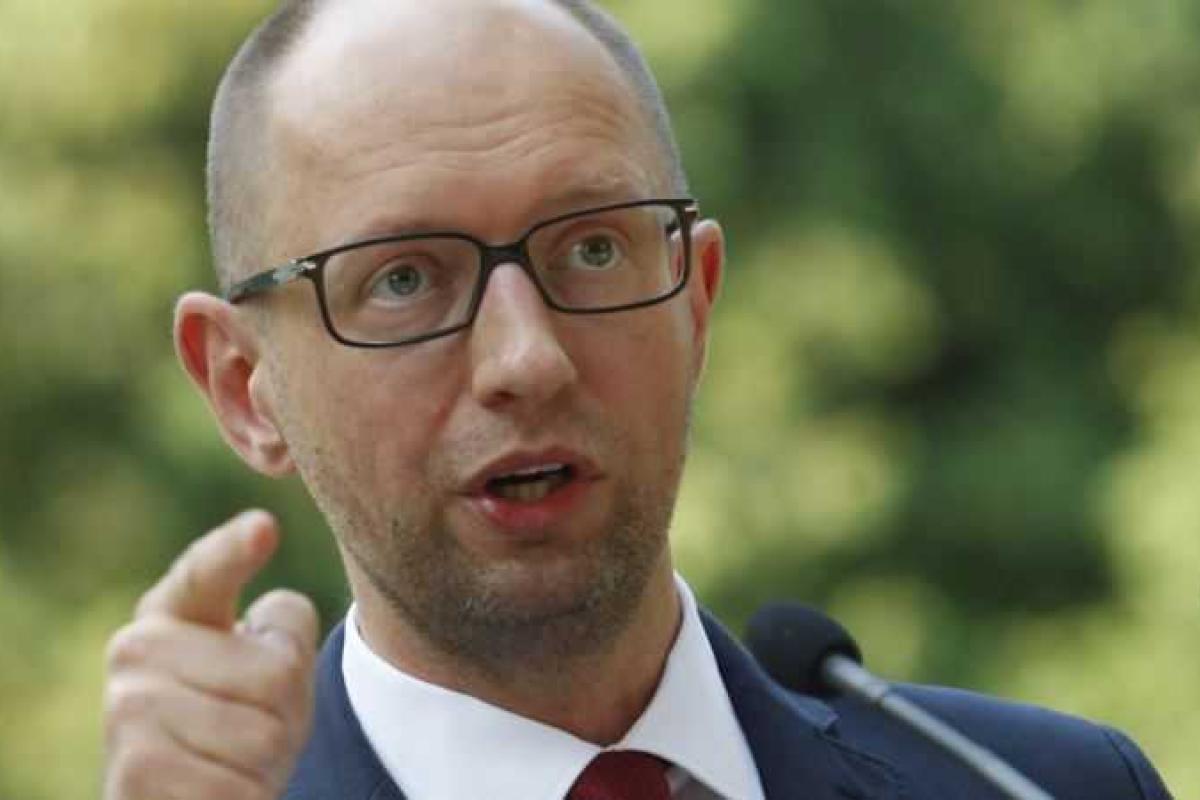 РФ надо заставить выполнять международное право и свои международные обязательства - А.Яценюк