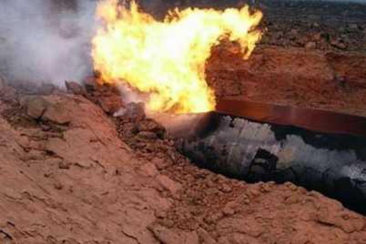 В Донецке повреждены распределительные газопроводы В Донецке повреждены распределительные газопроводы