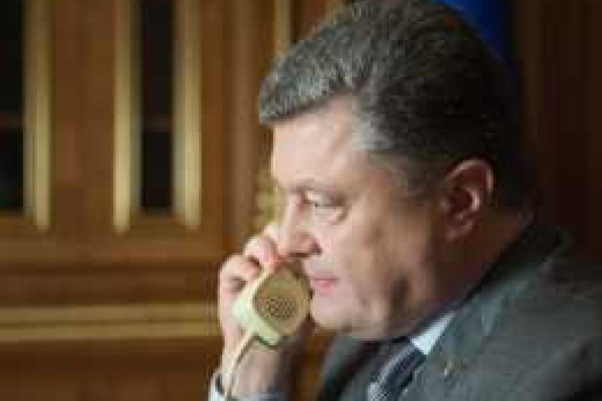 Порошенко обсудил с Ангелой Меркель итоги Минской встречи