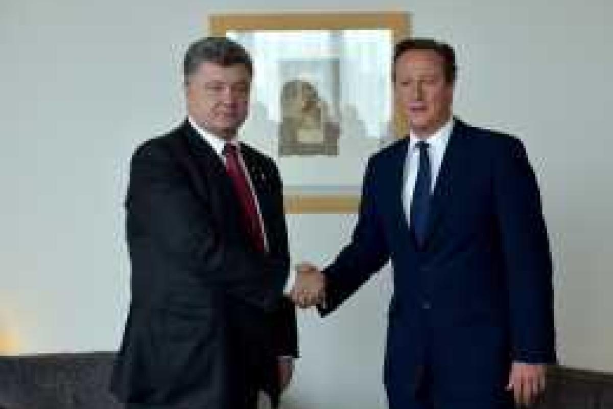 Порошенко и Кэмерон обсудили дальнейшие действия в отношении агрессии против Украины 