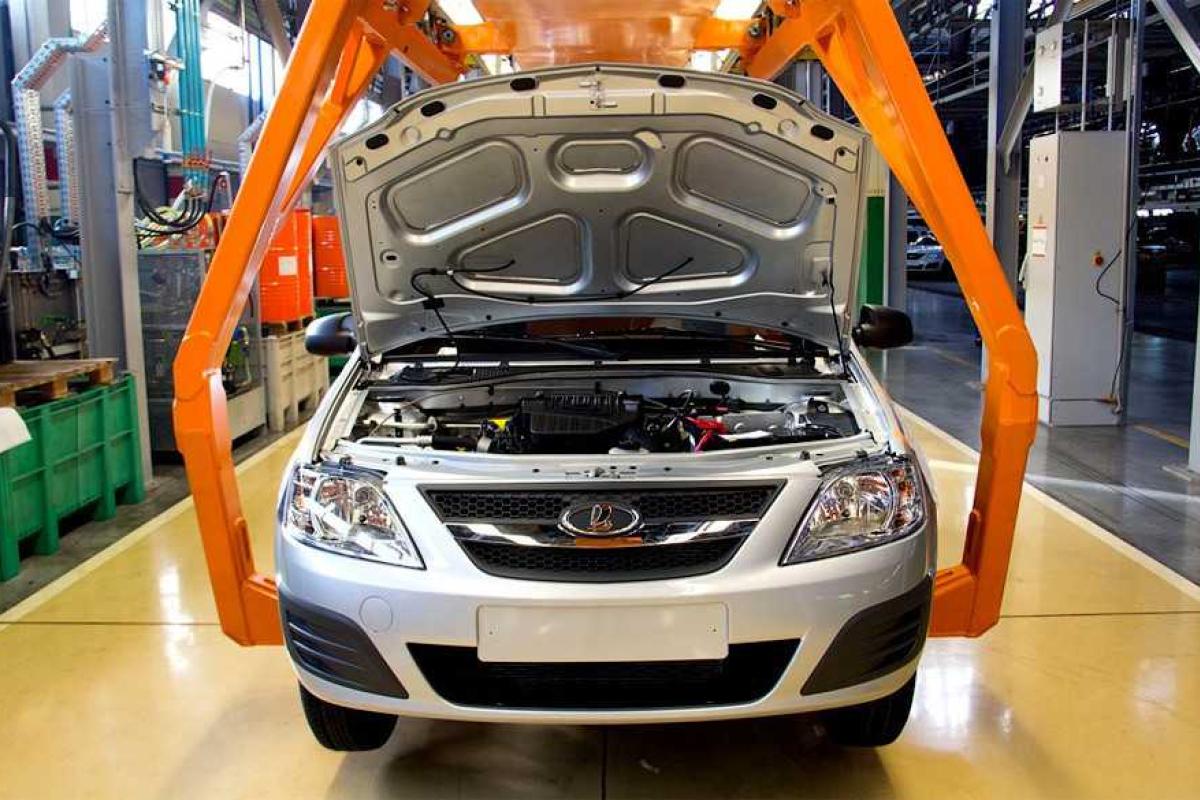 "АвтоВАЗ" сокращает производство автомобилей "АвтоВАЗ" сокращает производство автомобилей
