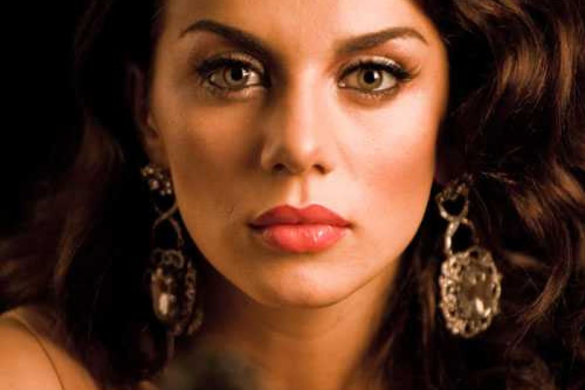 "Безмозглый" водитель угробил машину экс-солистки группы "ВИА Гра" 