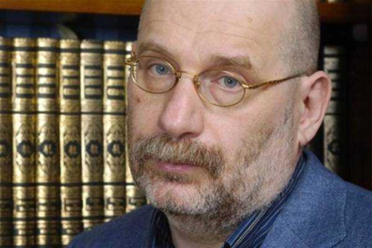 Лакеи и просто идиоты, прочь от Макаревича! - Б.Акунин