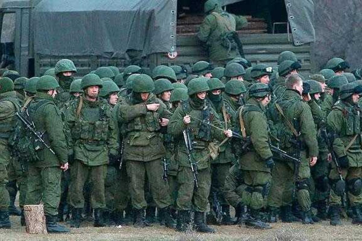 Крым заполнят "зелеными человечками" в ожидании нападения Украины Крым заполнят "зелеными человечками" в ожидании нападения Украины