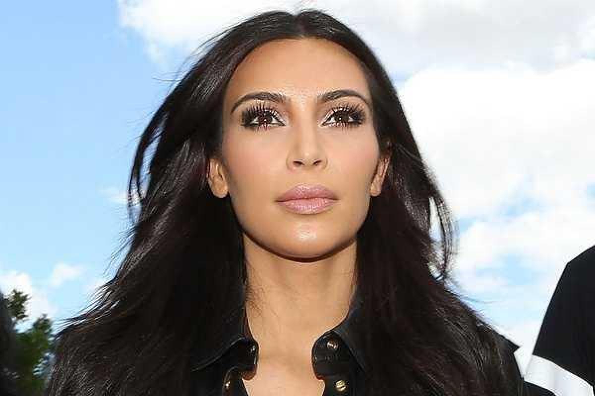 За каждой ягодицей Ким Кардашьян следит отдельный ассистент