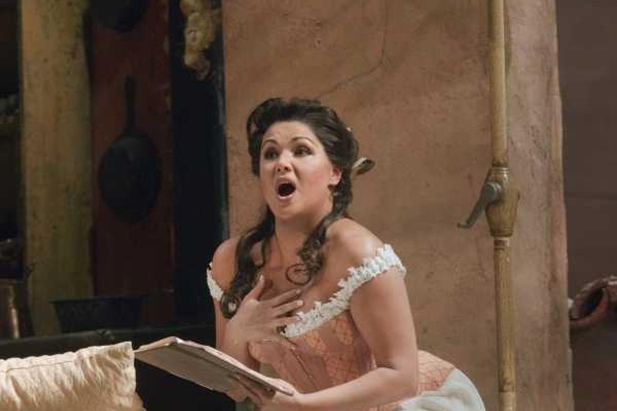 Лучшей певицей года стала российская оперная дива Анна Нетребко