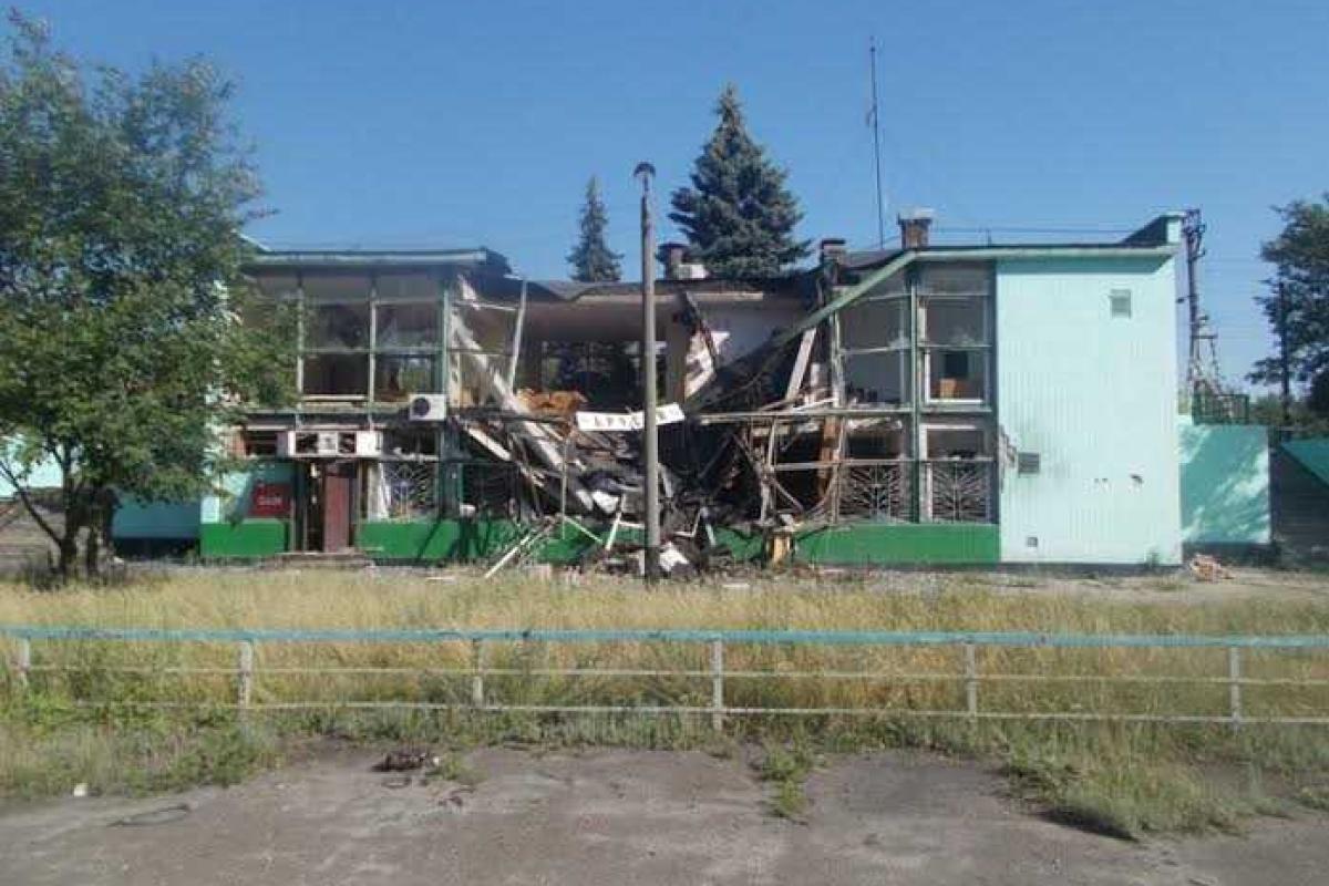 Сепаратисты продолжают разрушать станции Донецкой железной дороги 