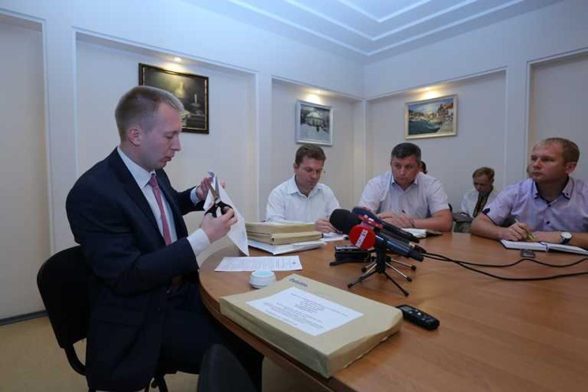 "Укрзализныця" публично выбирает оценщика активов для формирования уставного капитала ПАО