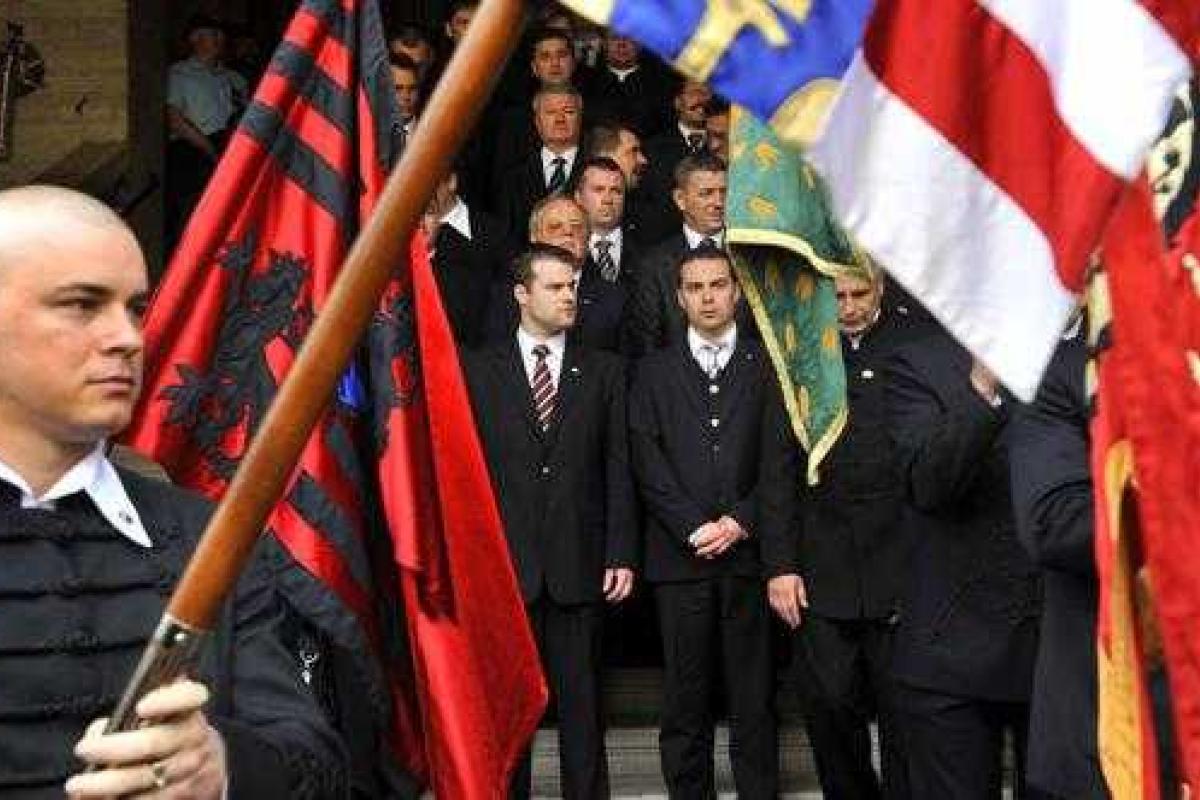 Благотворительный фонд праворадикальной партии Венгрии требуют закрыть на Закарпатье Благотворительный фонд праворадикальной партии Венгрии требуют закрыть на Закарпатье