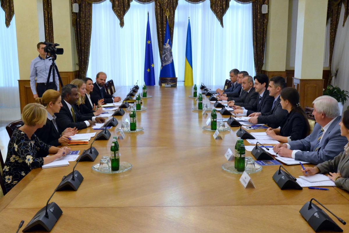 Генпрокурор Украины встретился с Генеральным секретарем Amnesty International 