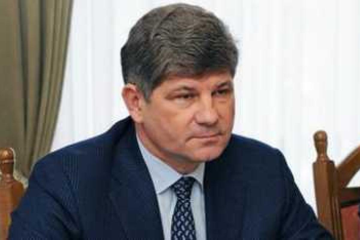 Война не только остановила развитие Луганска, но и отбросила его на много лет назад - С.Кравченко Война не только остановила развитие Луганска, но и отбросила его на много лет назад - С.Кравченко